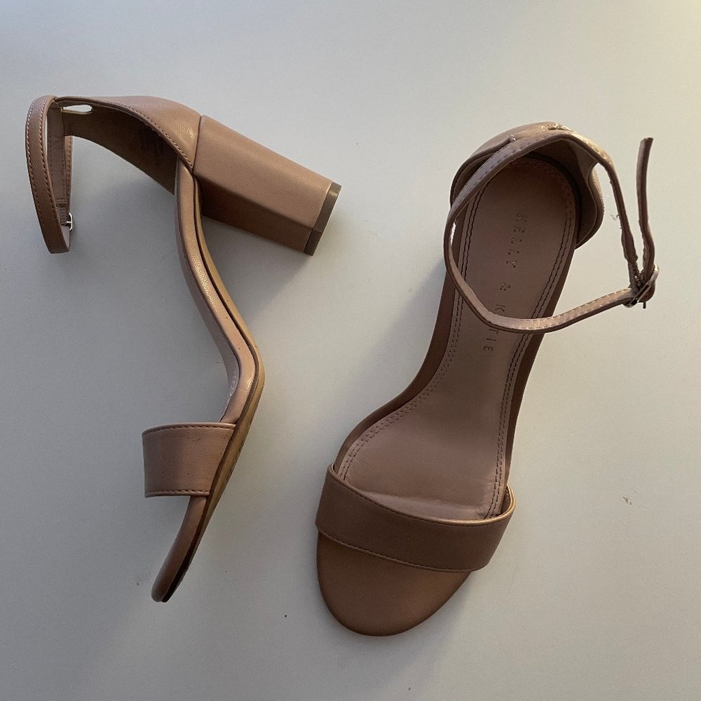 Kelly & Katie Nude Heel